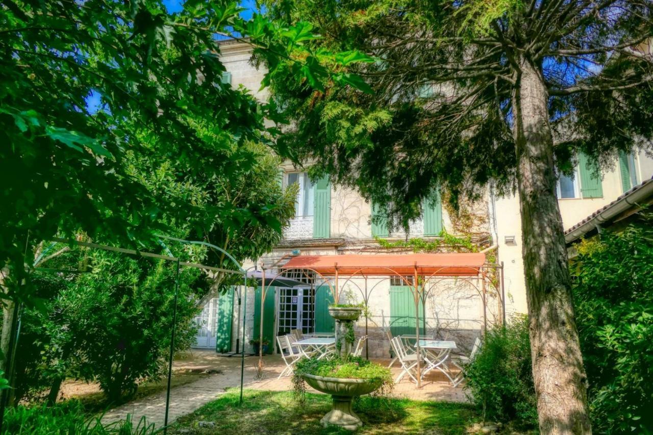 Au Saint Roch - Hotel Et Jardin أفينيون المظهر الخارجي الصورة